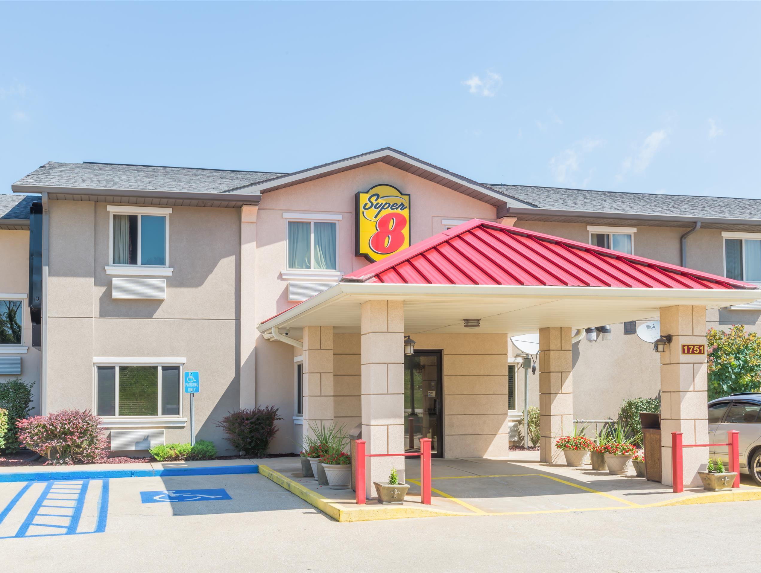 Super 8 By Wyndham Bloomington University Area Εξωτερικό φωτογραφία