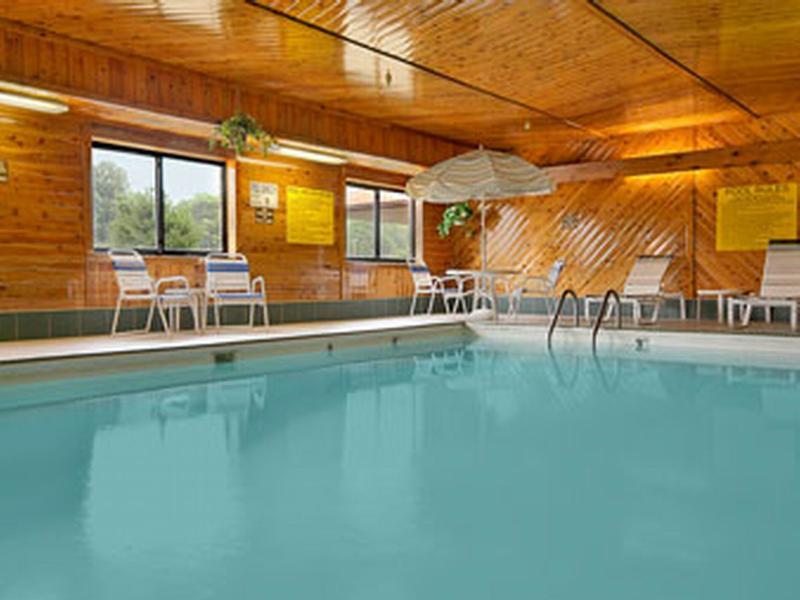 Super 8 By Wyndham Bloomington University Area Εξωτερικό φωτογραφία